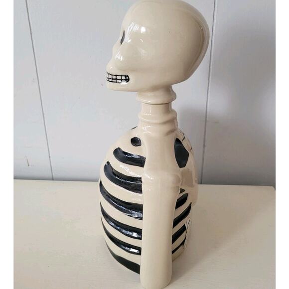 Skelly by AzulejoS Anejo Tequila Pottery Skeleton Bottle Handmade EMPTY - Picture 11 of 13